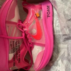 Nike x off white : The ten Nike zoom fly